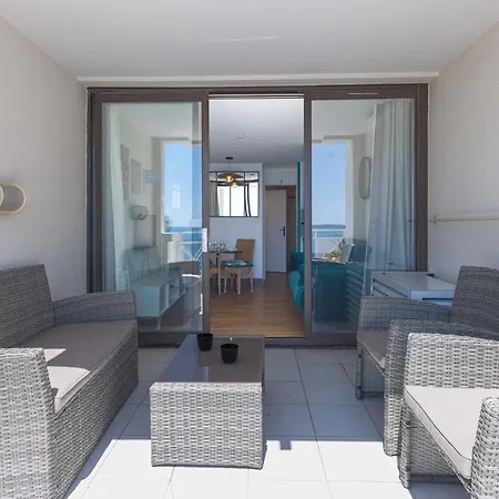 Blue View - Terrace With Sea View, Pool, Air Conditioning Appartamento *
